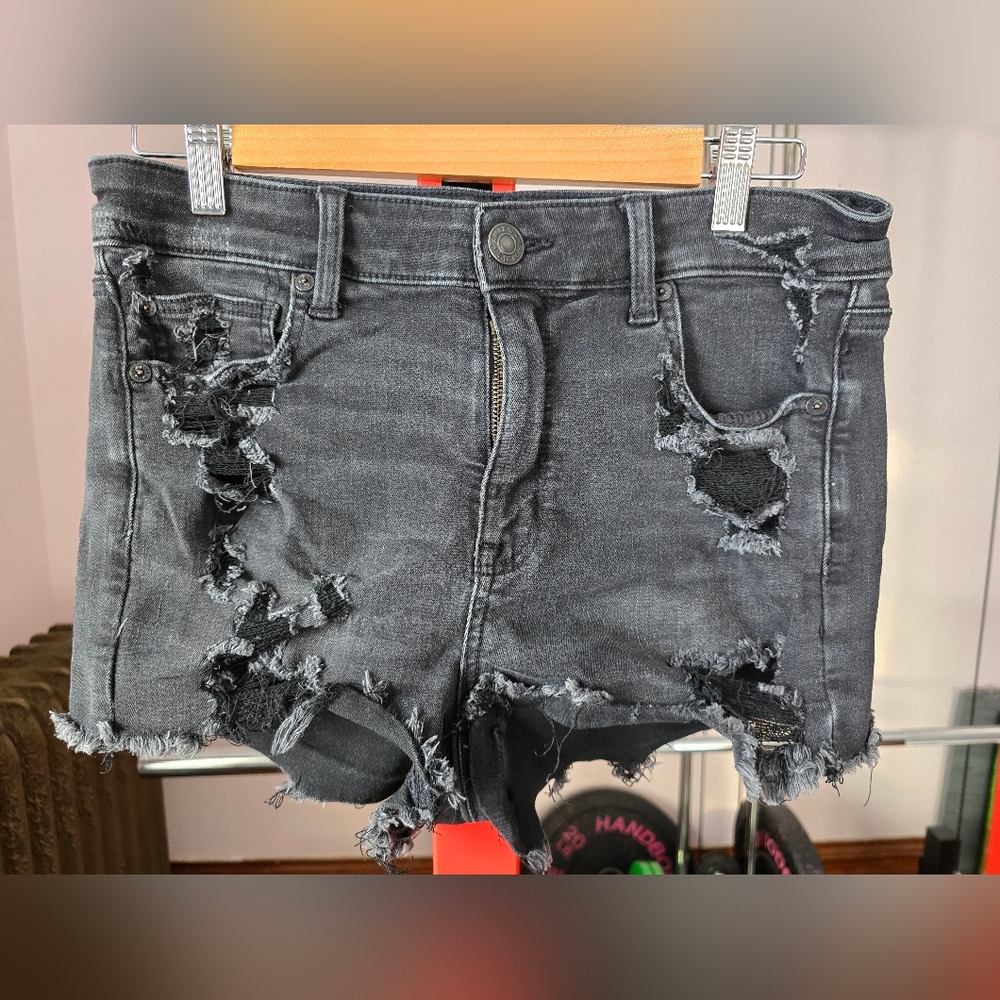 American Eagle Hi-Rise shortie